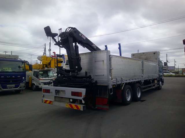 Isuzu Giga 6
