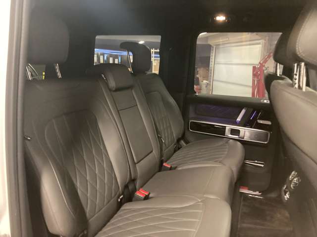 Mercedes-Benz G-Class 8