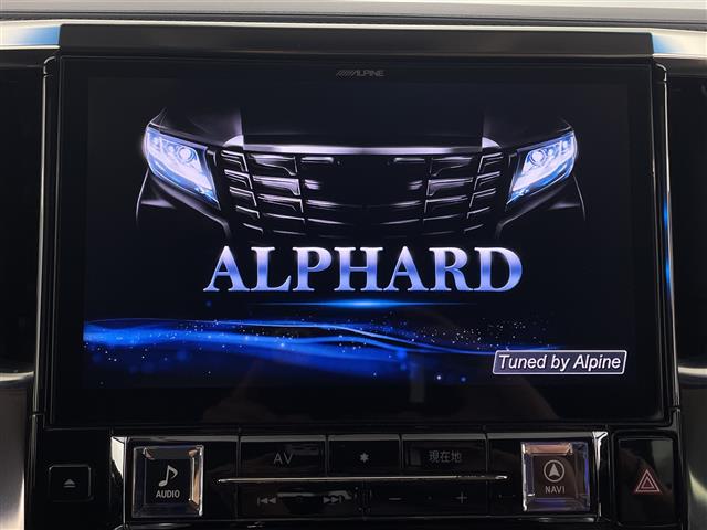 Toyota Alphard 4