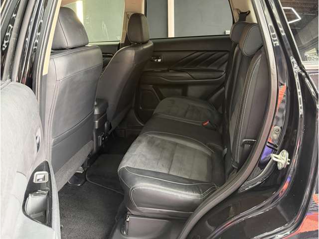 Mitsubishi Outlander PHEV 11