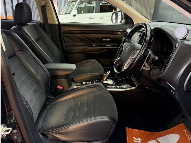 Mitsubishi Outlander PHEV 8
