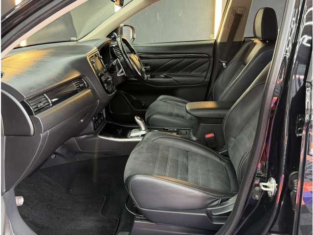 Mitsubishi Outlander PHEV 10