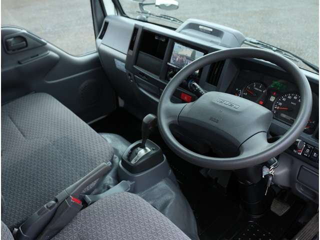 Isuzu Elf 3