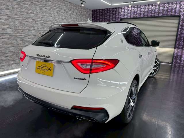 Maserati Levante 12