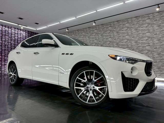 Maserati Levante 5