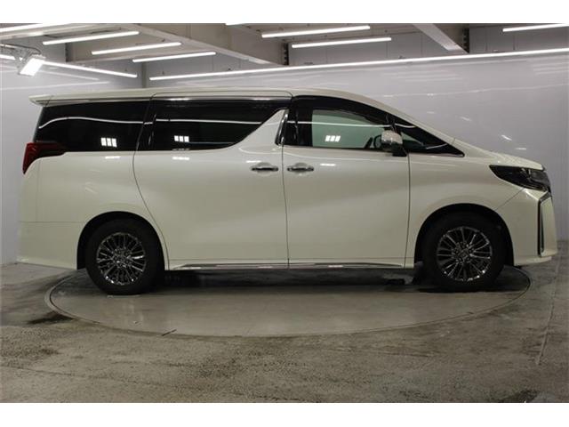 Toyota Alphard 5