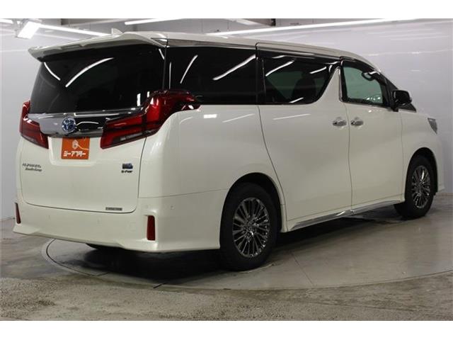 Toyota Alphard 6