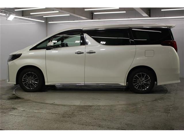Toyota Alphard 9