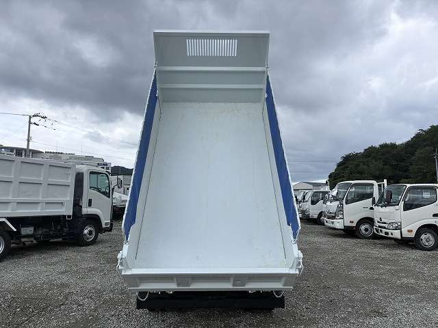 Mitsubishi Fuso Canter 7