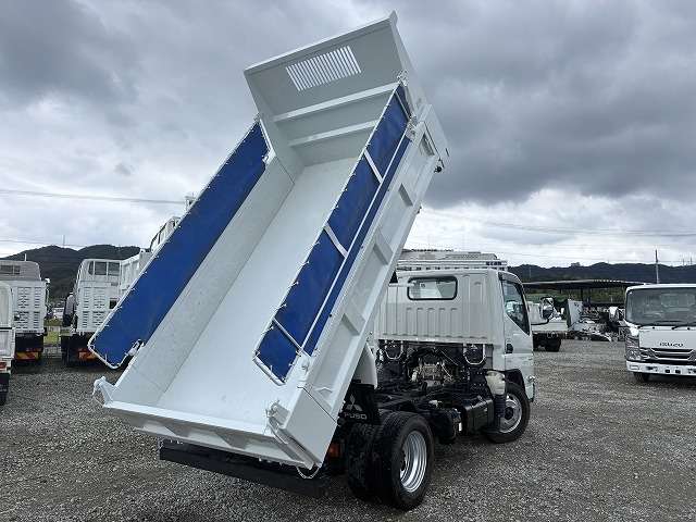 Mitsubishi Fuso Canter 8