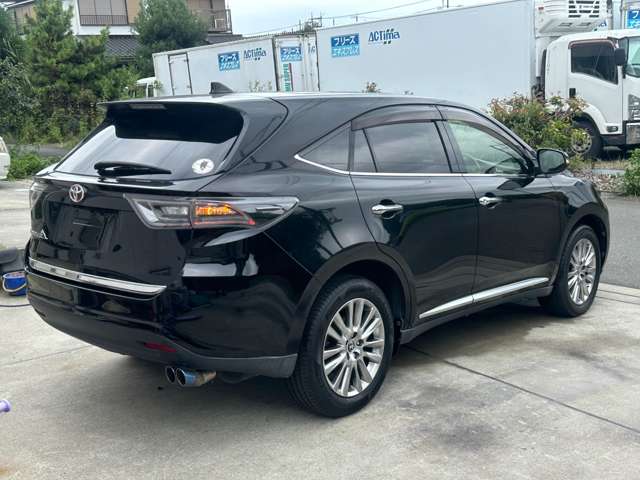 Toyota Harrier 4