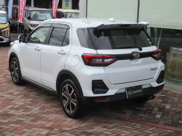 Daihatsu Rocky 4