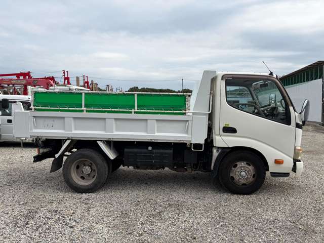 Hino Dutro 2