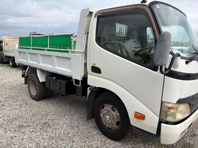 Hino Dutro 4