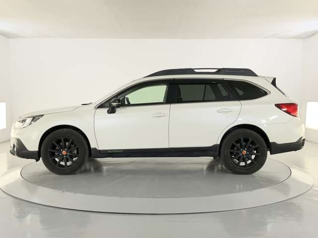 Subaru Legacy Outback 6