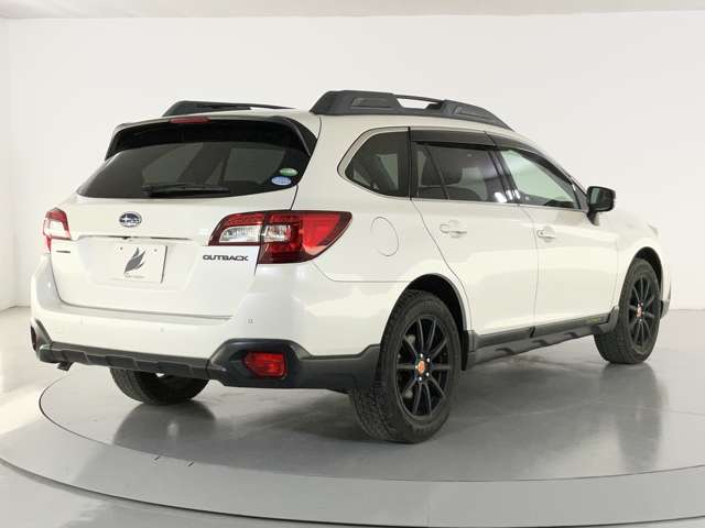 Subaru Legacy Outback 9