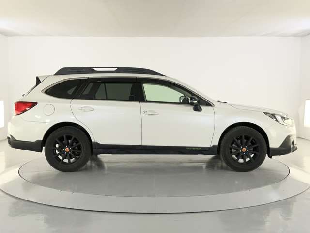 Subaru Legacy Outback 10