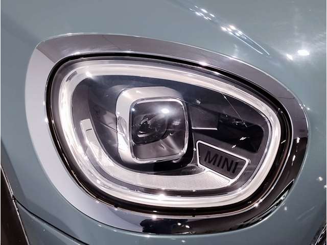 MINI Crossover 10