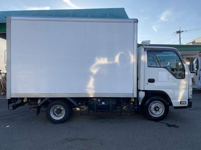 Isuzu Elf 4