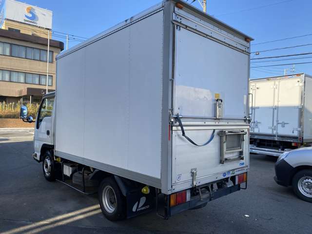 Isuzu Elf 6