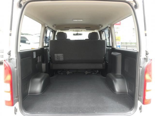 Toyota Hiace Van 7