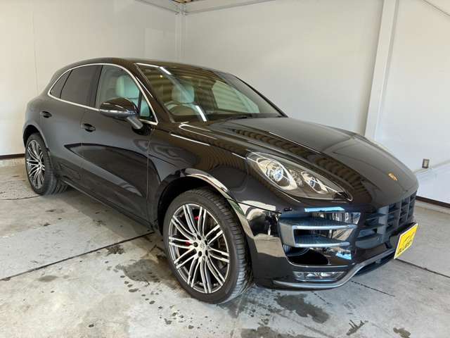 Porsche Macan 8
