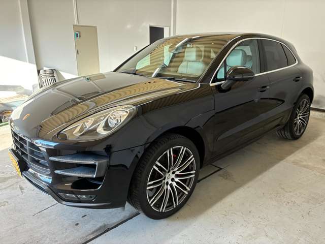 Porsche Macan 9