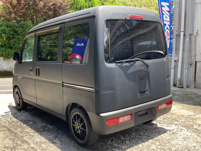 Daihatsu Hijet Cargo 4