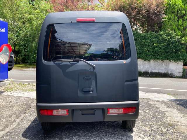 Daihatsu Hijet Cargo 5