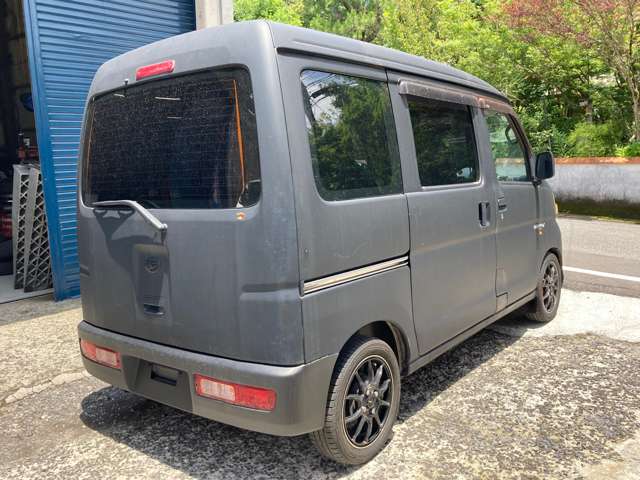 Daihatsu Hijet Cargo 6