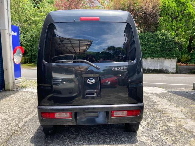 Daihatsu Hijet Cargo 6