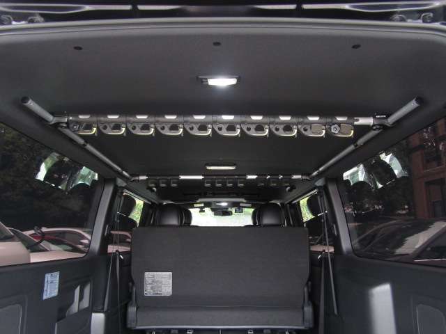 Toyota Hiace Van 4