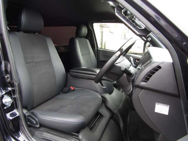 Toyota Hiace Van 9