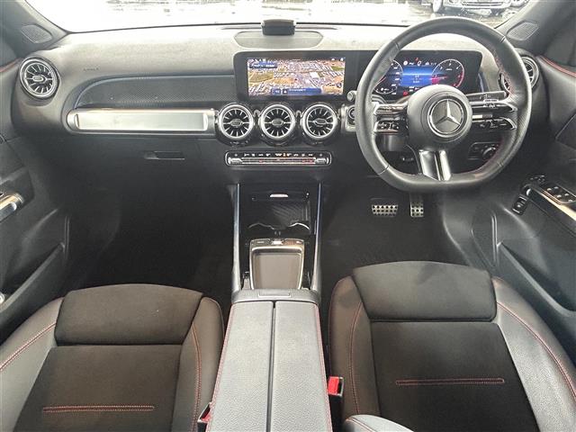 Mercedes-Benz GLB 7