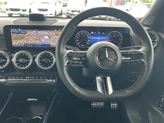 Mercedes-Benz GLB 8