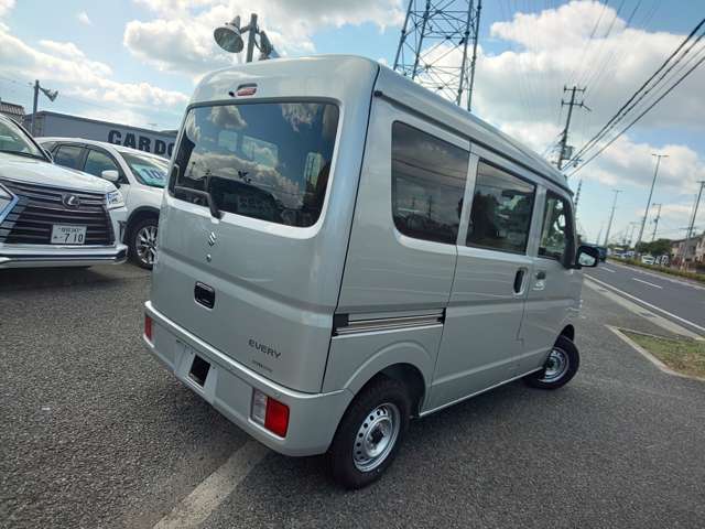 Suzuki Every 8