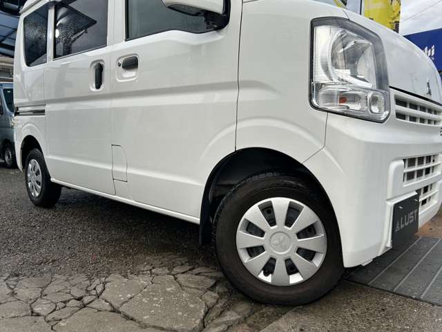 Mitsubishi Minicab Van 11