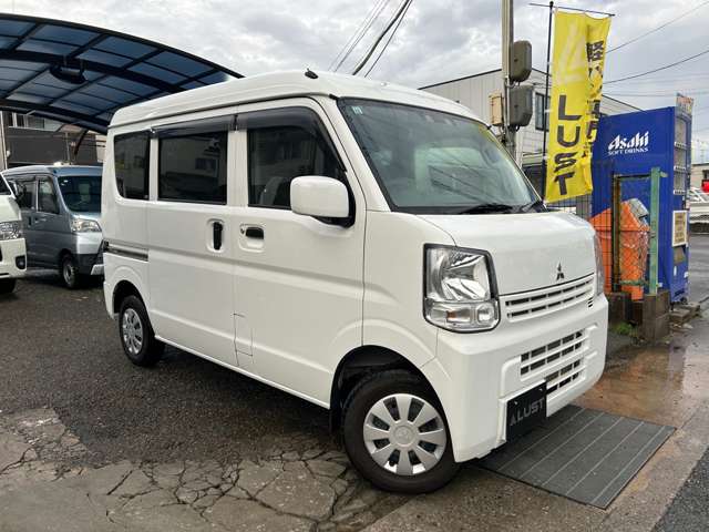 Mitsubishi Minicab Van 5