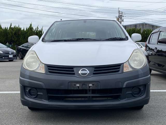 Nissan AD 5