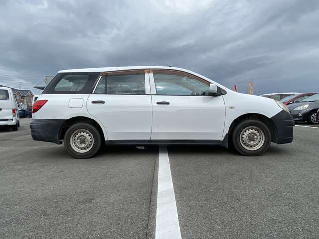 Nissan AD 7