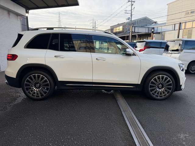 Mercedes-Benz GLB 8