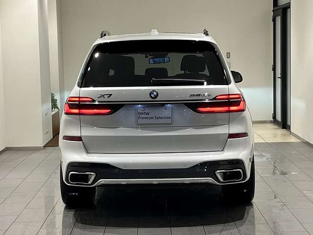 BMW X7 11