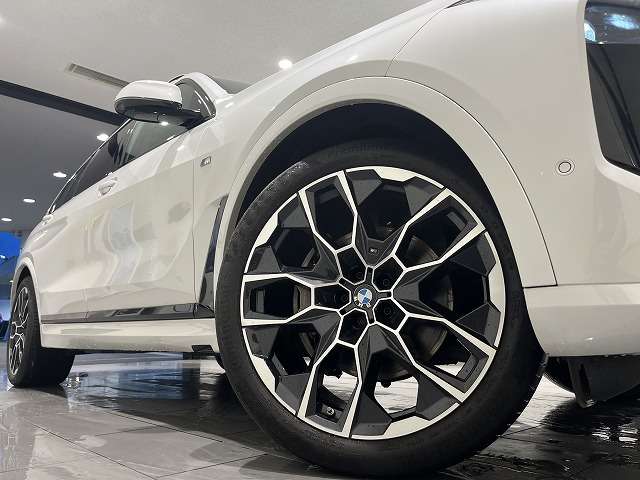 BMW X7 8