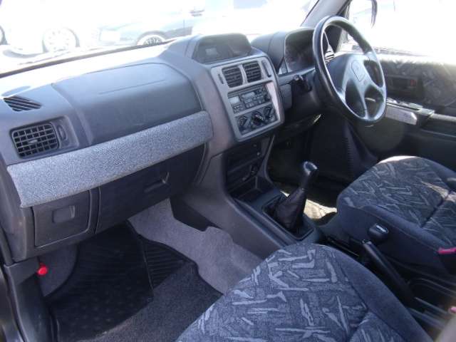 Mitsubishi Pajero iO 12