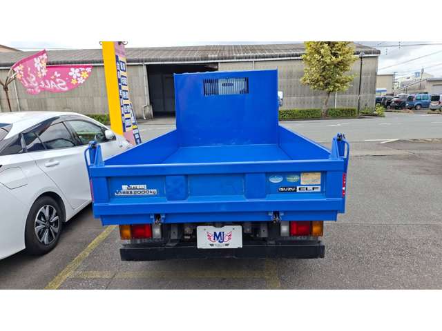 Isuzu Elf 11