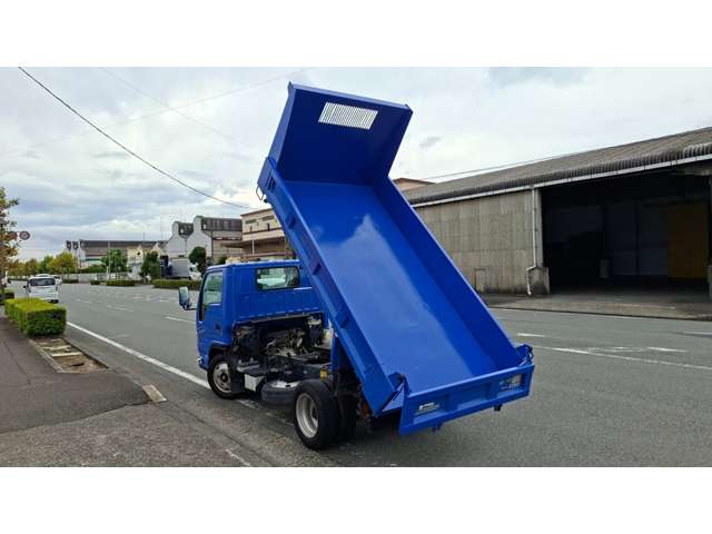 Isuzu Elf 4