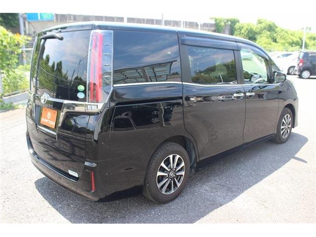 Toyota Esquire 11