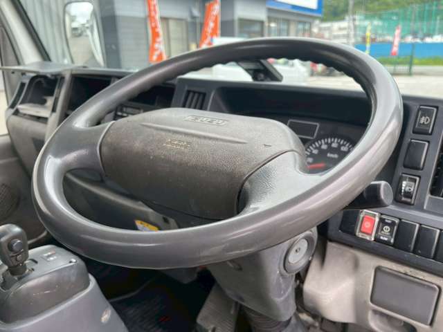 Isuzu Elf 11