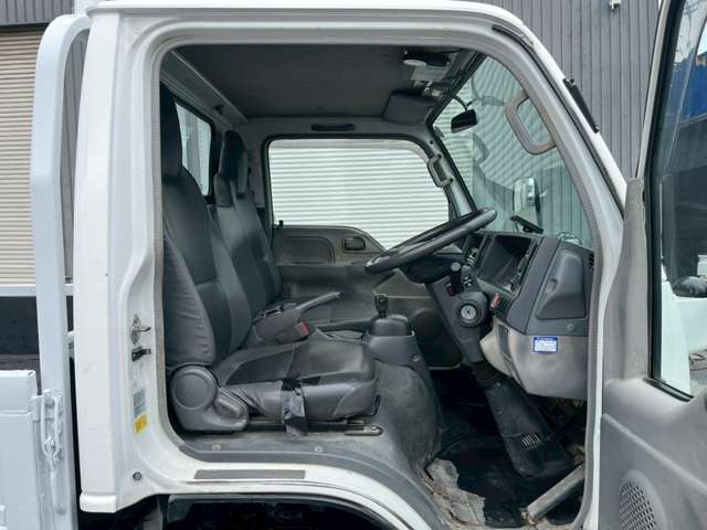 Isuzu Elf 7