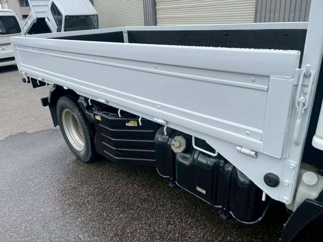 Isuzu Elf 8